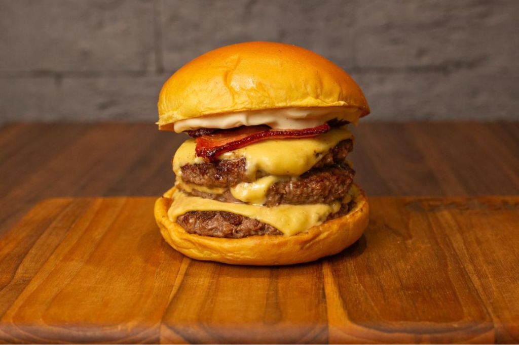 Geléia Burger celebra Dia Mundial do Hambúrguer e Dia Mundial da Batata com ações especiais em&nbsp;Brasília