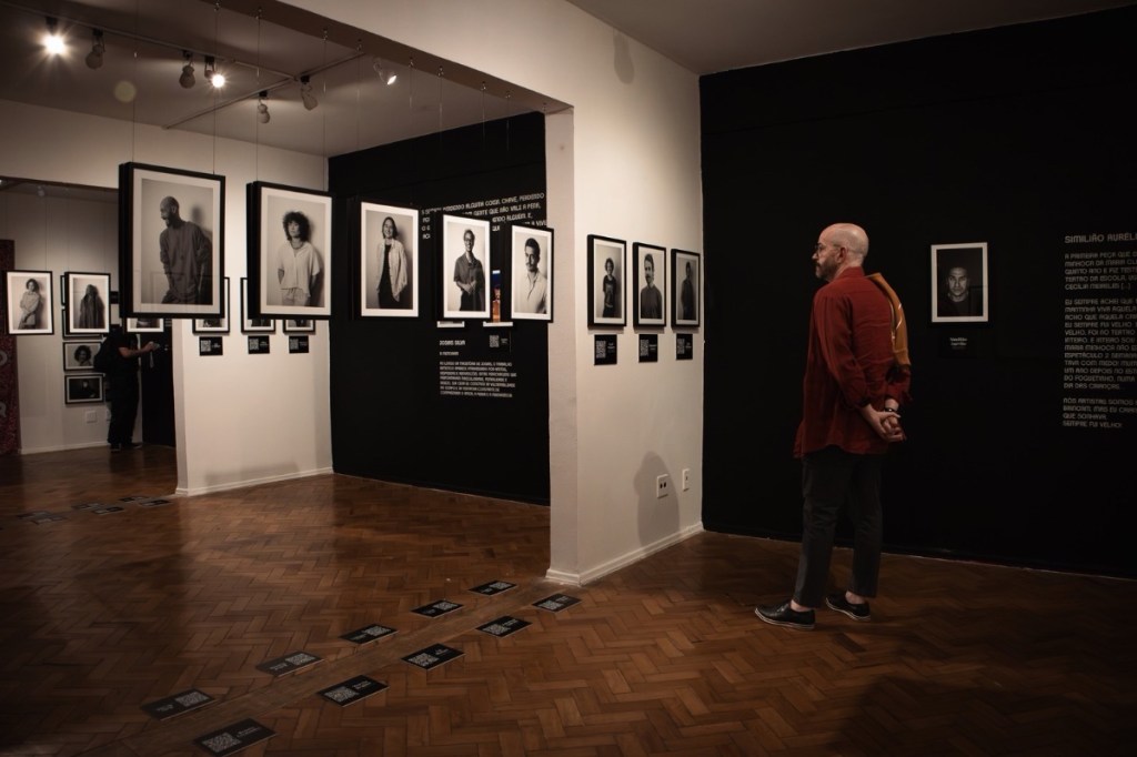 Exposição celebra 50 trajetórias LGBTQIAP+ que transformam a cultura do Distrito Federal